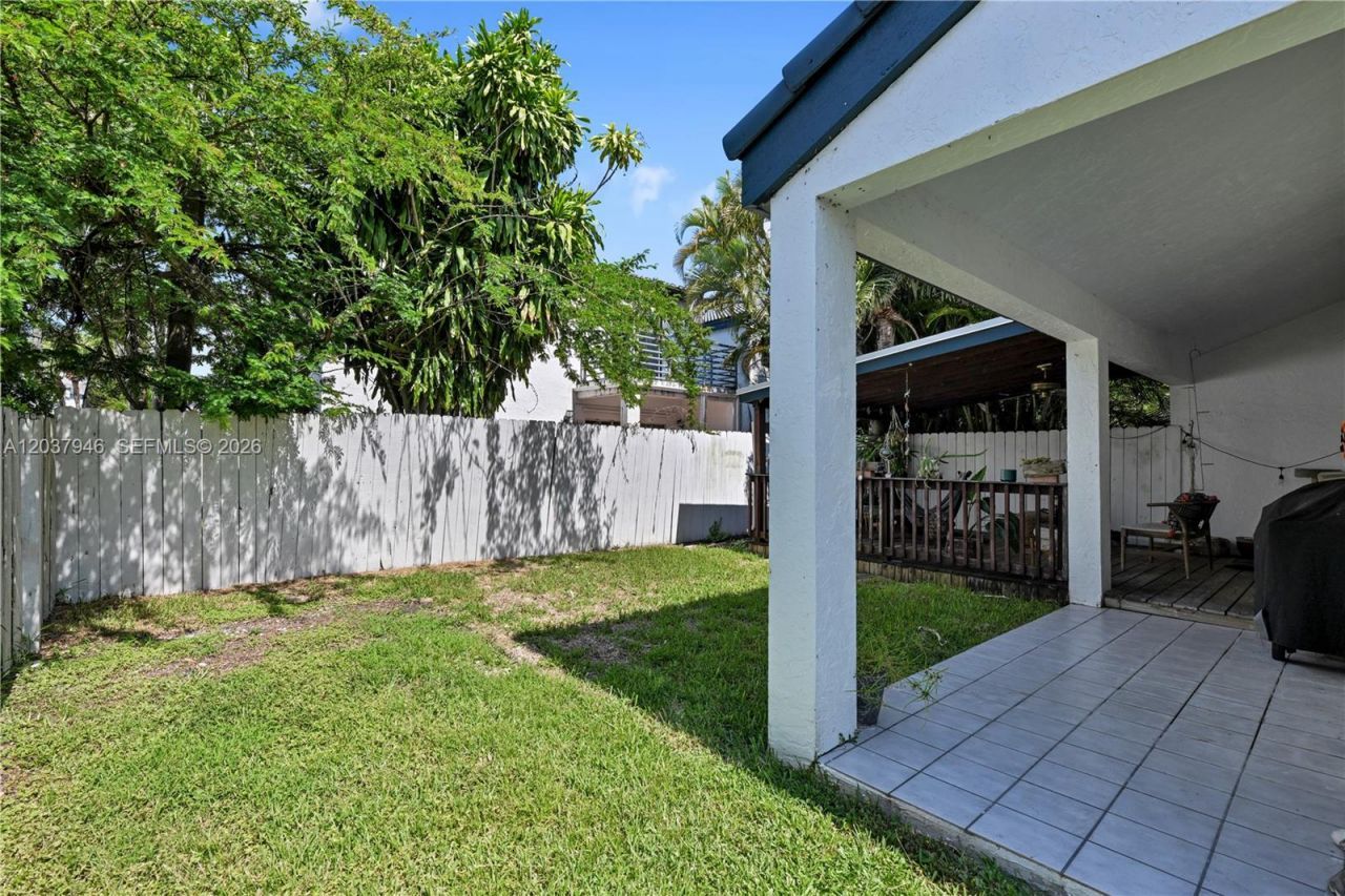 21150 NE 3rd Ave , Miami, FL 33179 Photo