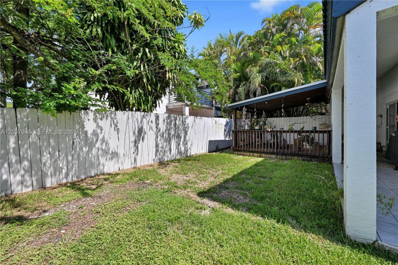 21150 NE 3rd Ave , Miami, FL 33179 Photo