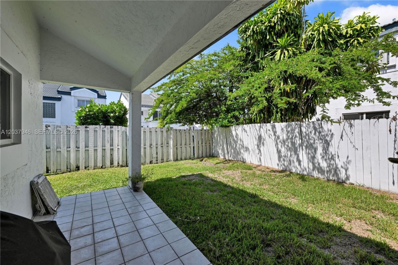 21150 NE 3rd Ave , Miami, FL 33179 Photo