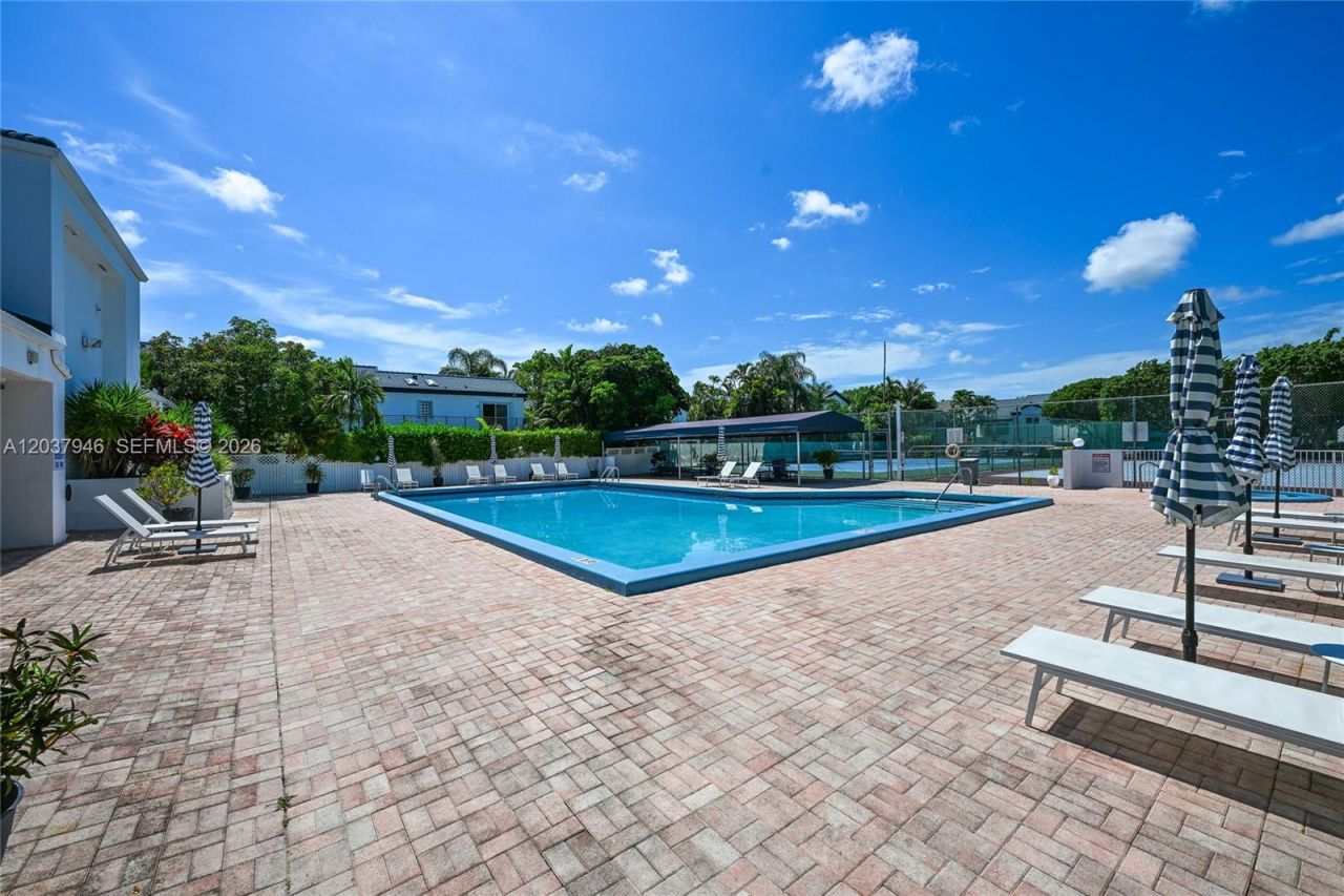 21150 NE 3rd Ave , Miami, FL 33179 Photo