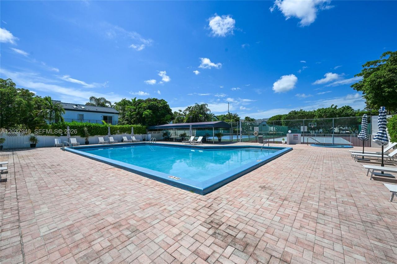 21150 NE 3rd Ave , Miami, FL 33179 Photo