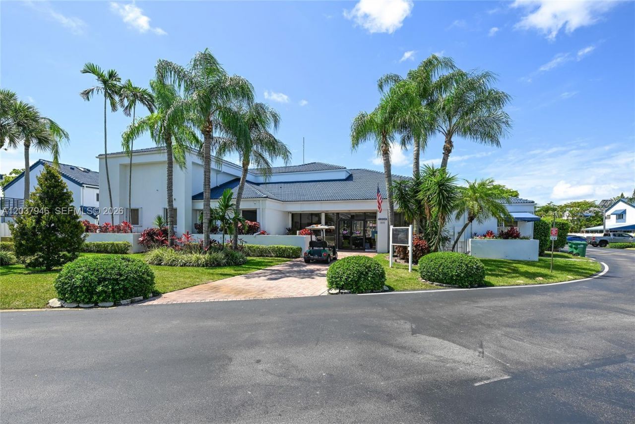 21150 NE 3rd Ave , Miami, FL 33179 Photo
