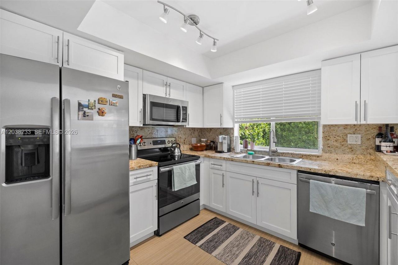 811 Capri St, Coral Gables, FL 33134 Photo