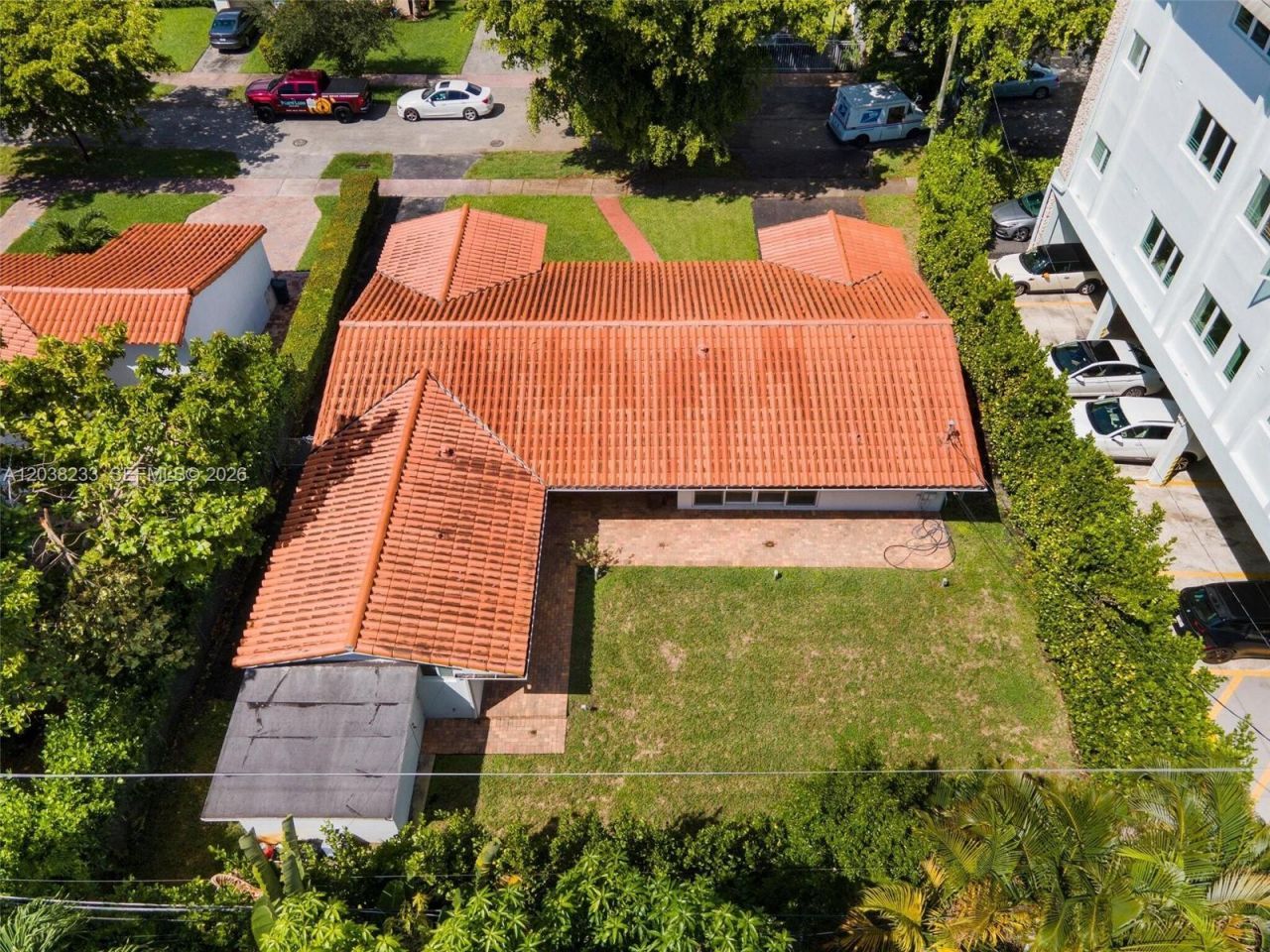 811 Capri St, Coral Gables, FL 33134 Photo