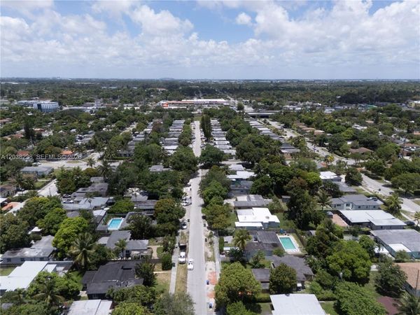 334 NW 110th St , Miami, FL 33168