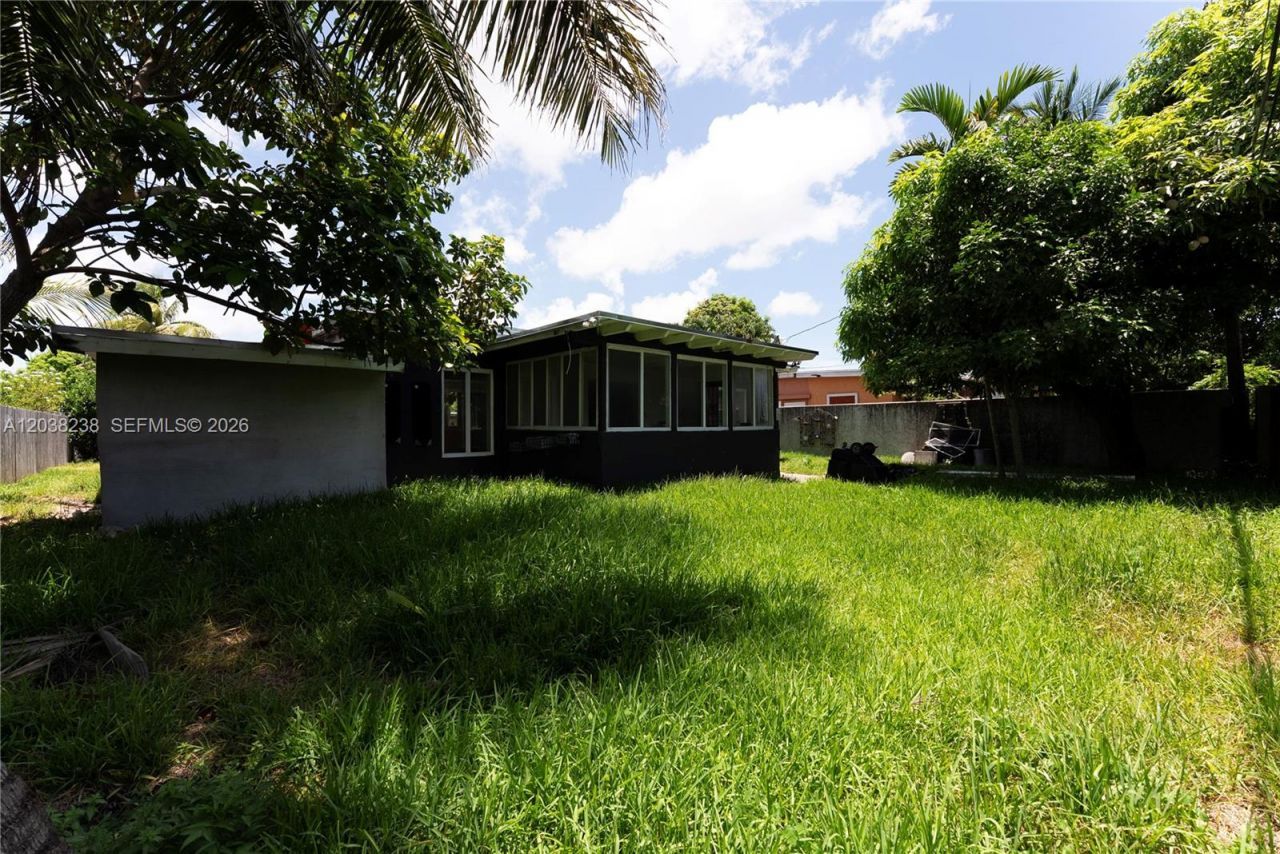 334 NW 110th St, Miami, FL 33168 Photo