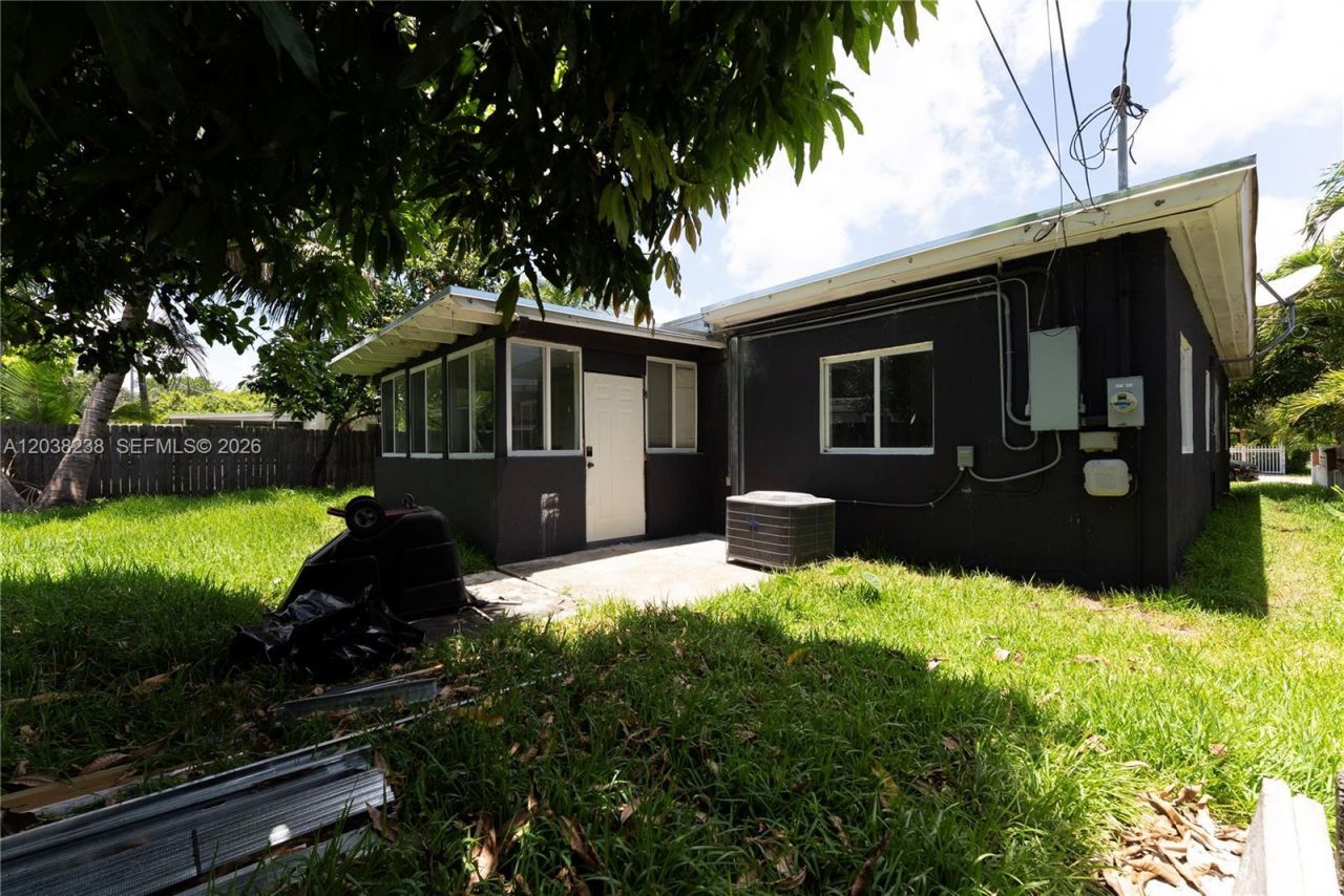 334 NW 110th St, Miami, FL 33168 Photo