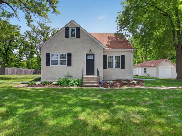 2253 Geneva Avenue N, Oakdale, MN 55128