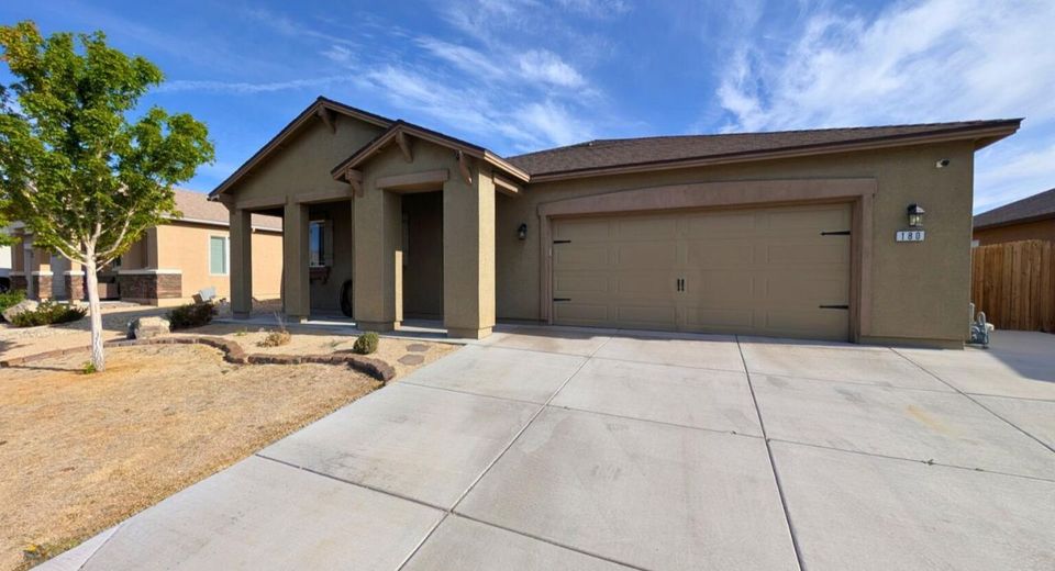 180 Walnut Drive, Fernley, NV 89408 Photo