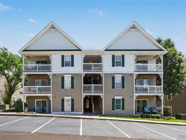 1141 Arbor Creek Drive, Unit 3B, St Louis, MO 63122