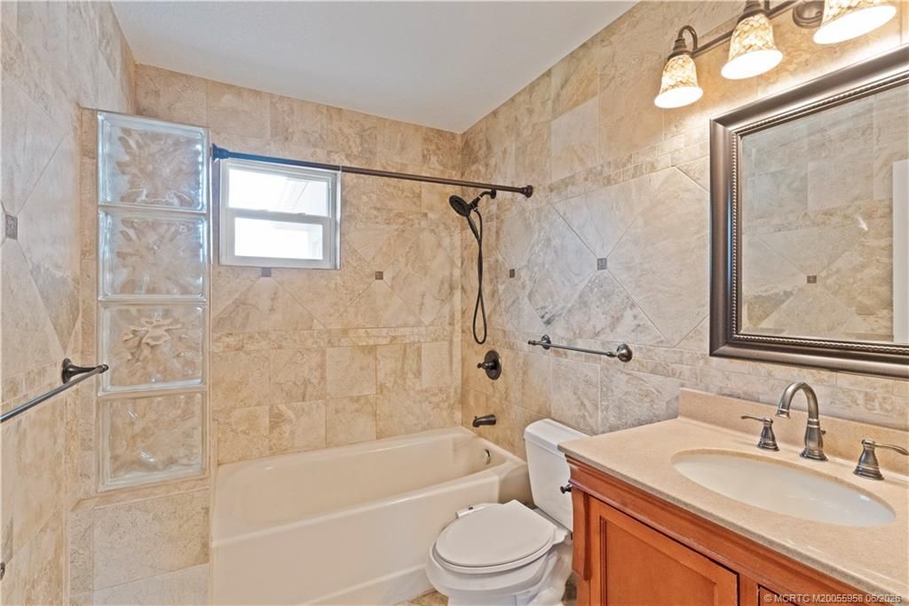 1028 NE Hansen Terrace, Jensen Beach, FL 34957 Photo