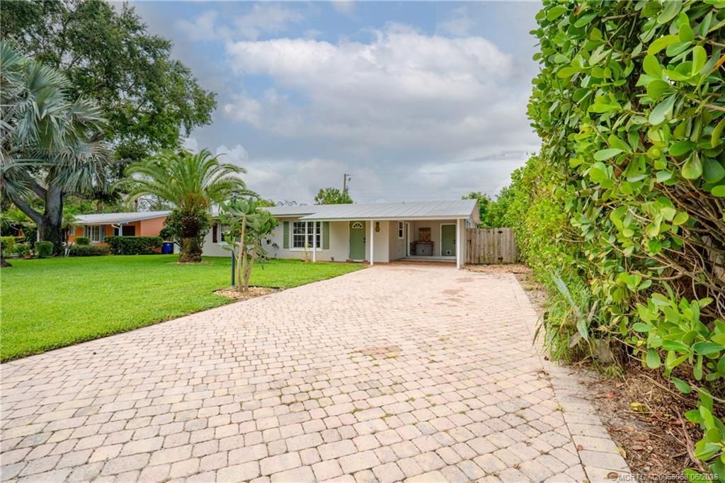 1028 NE Hansen Terrace, Jensen Beach, FL 34957 Photo