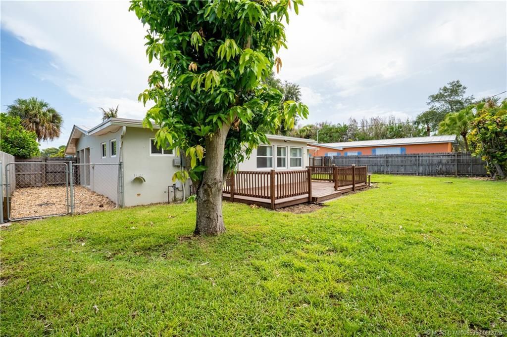 1028 NE Hansen Terrace, Jensen Beach, FL 34957 Photo