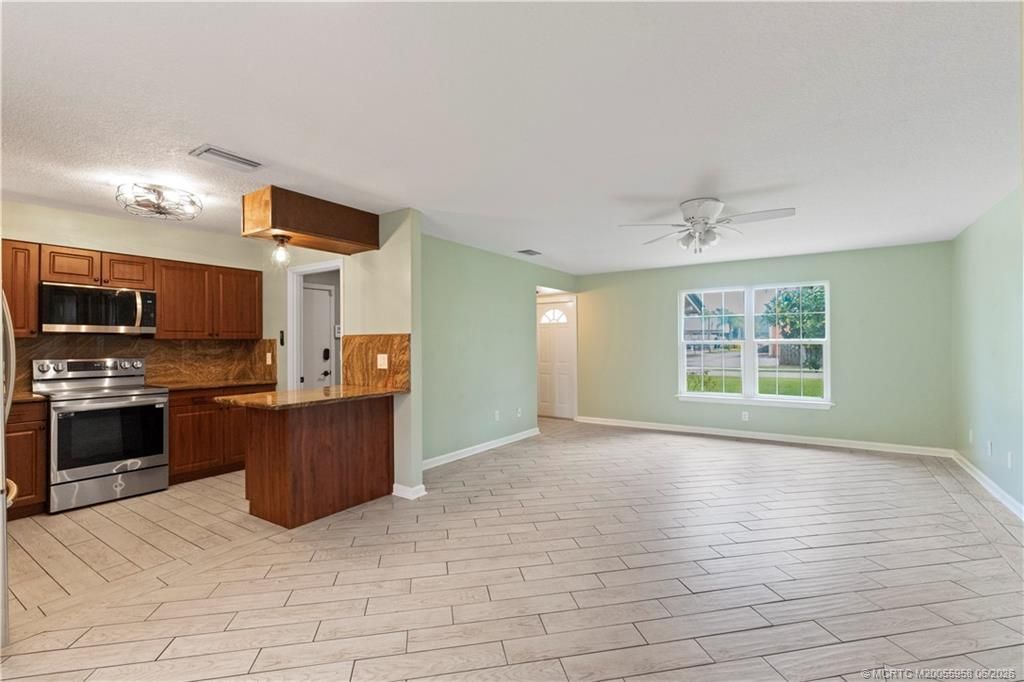 1028 NE Hansen Terrace, Jensen Beach, FL 34957 Photo