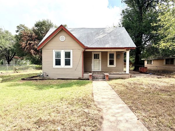 702 E 18th ST , Cameron, TX 76520
