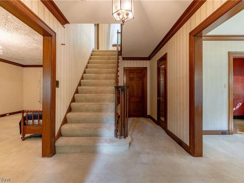 1827 Coventry Road NE, Massillon, OH 44646 Photo 2