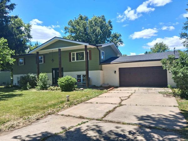 9161 N Raider Road, Middletown, IN 47356