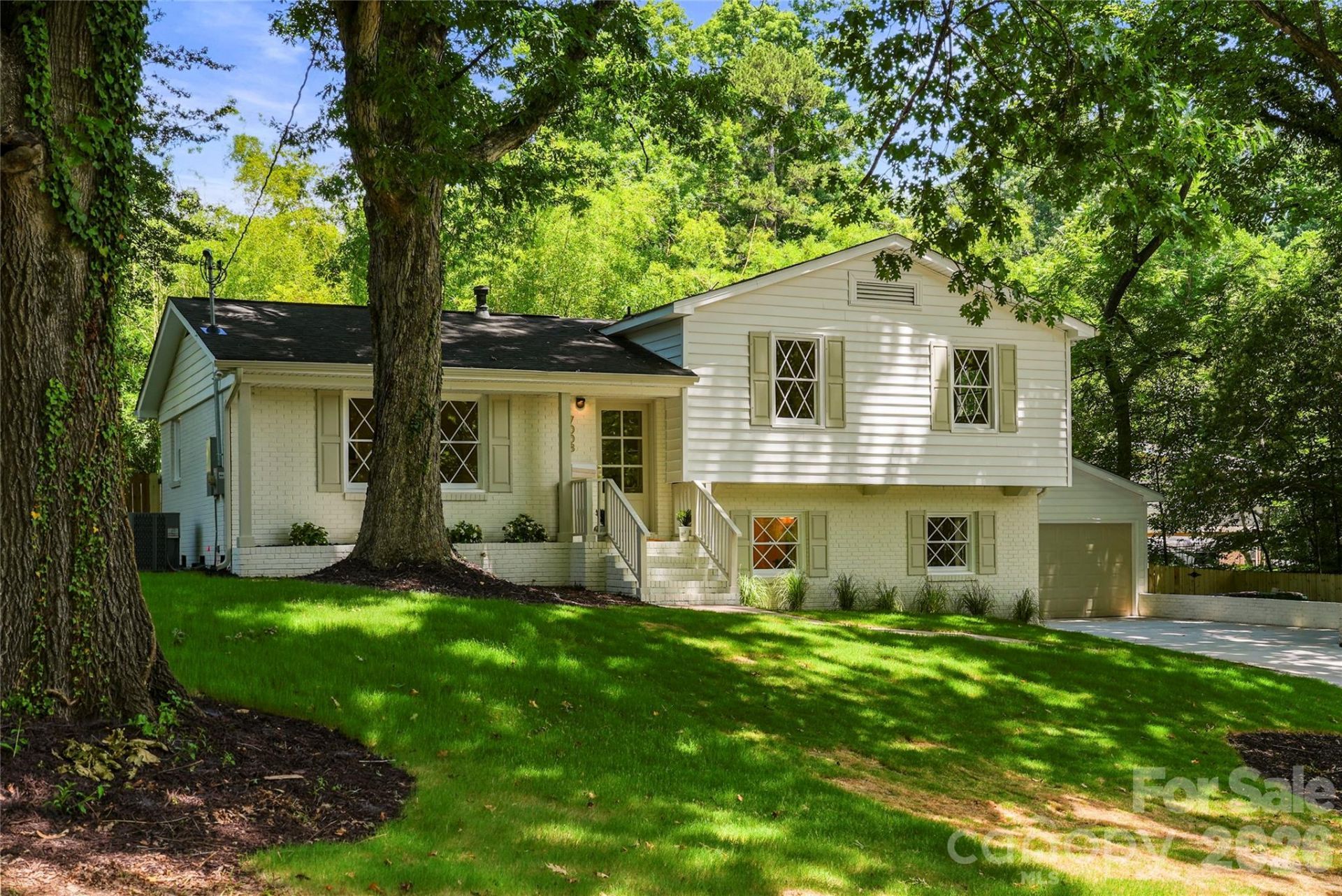 7008 Brynhurst Drive, Charlotte, NC 28210 Main Photo