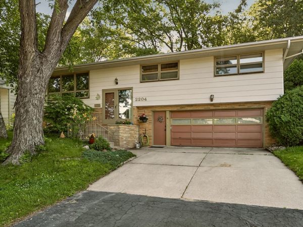 2204 11th Avenue NW, Rochester, MN 55901