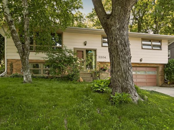2204 11th Avenue NW, Rochester, MN 55901