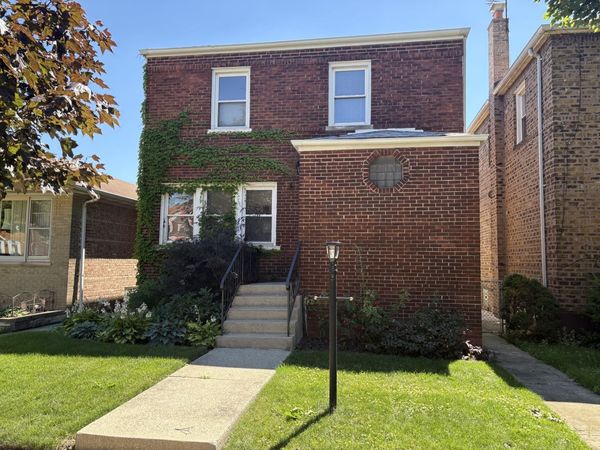 10443 S Calumet Avenue , Chicago, IL 60628