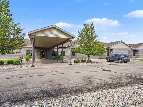 842 Warwick Drive W, Alma, MI 48801