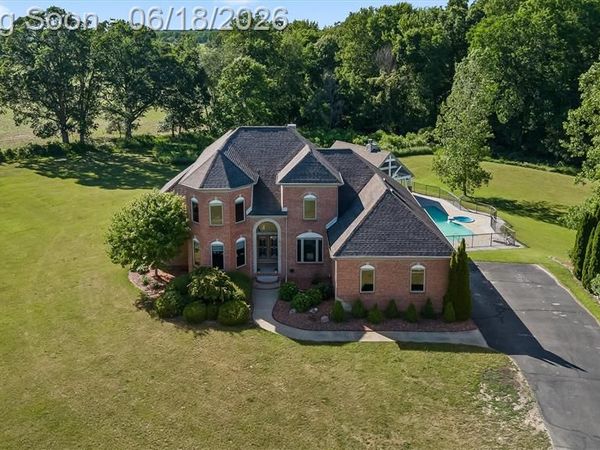 5715 Crest Court, Webster Twp, MI 48130
