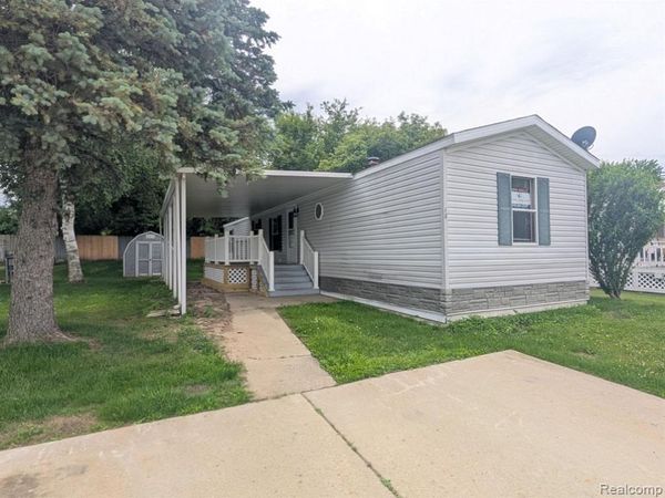 18 Bellwood, Swartz Creek, MI 48473