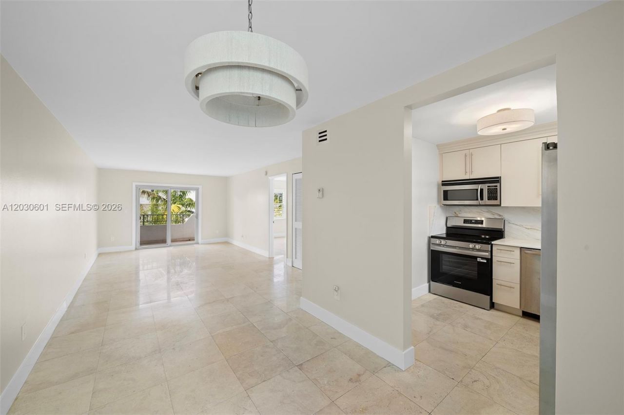 1610 Lenox Ave, Unit 316, Miami Beach, FL 33139 Photo