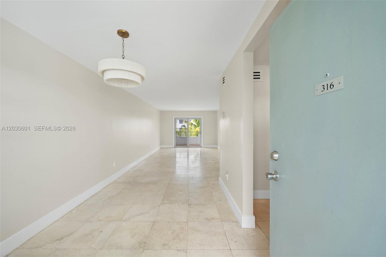 1610 Lenox Ave, Unit 316, Miami Beach, FL 33139 Photo