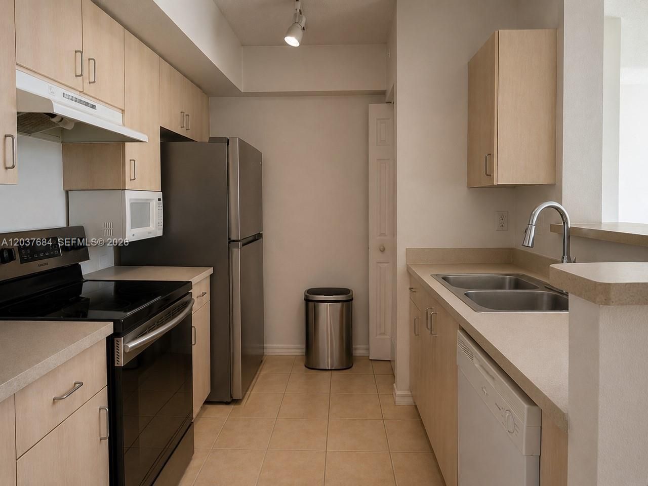 711 SW 111th Way , Unit 105, Pembroke Pines, FL 33025 Photo