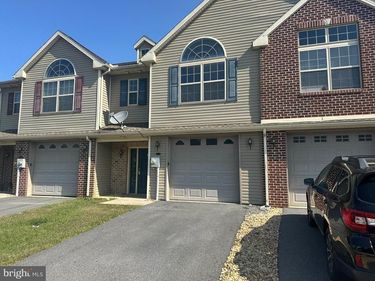 250 MERIWEATHER DRIVE , CHAMBERSBURG, PA 17201