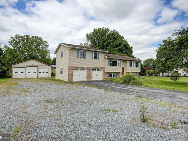 7170 RURITAN DRIVE, CHAMBERSBURG, PA 17202