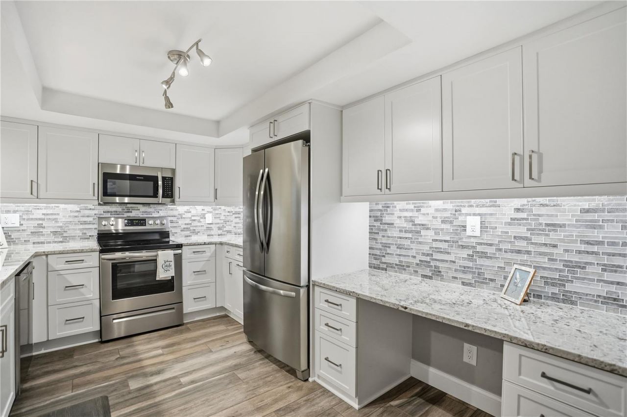 16330 Gulf Boulevard, Unit 306, Redington Beach, FL 33708 Photo