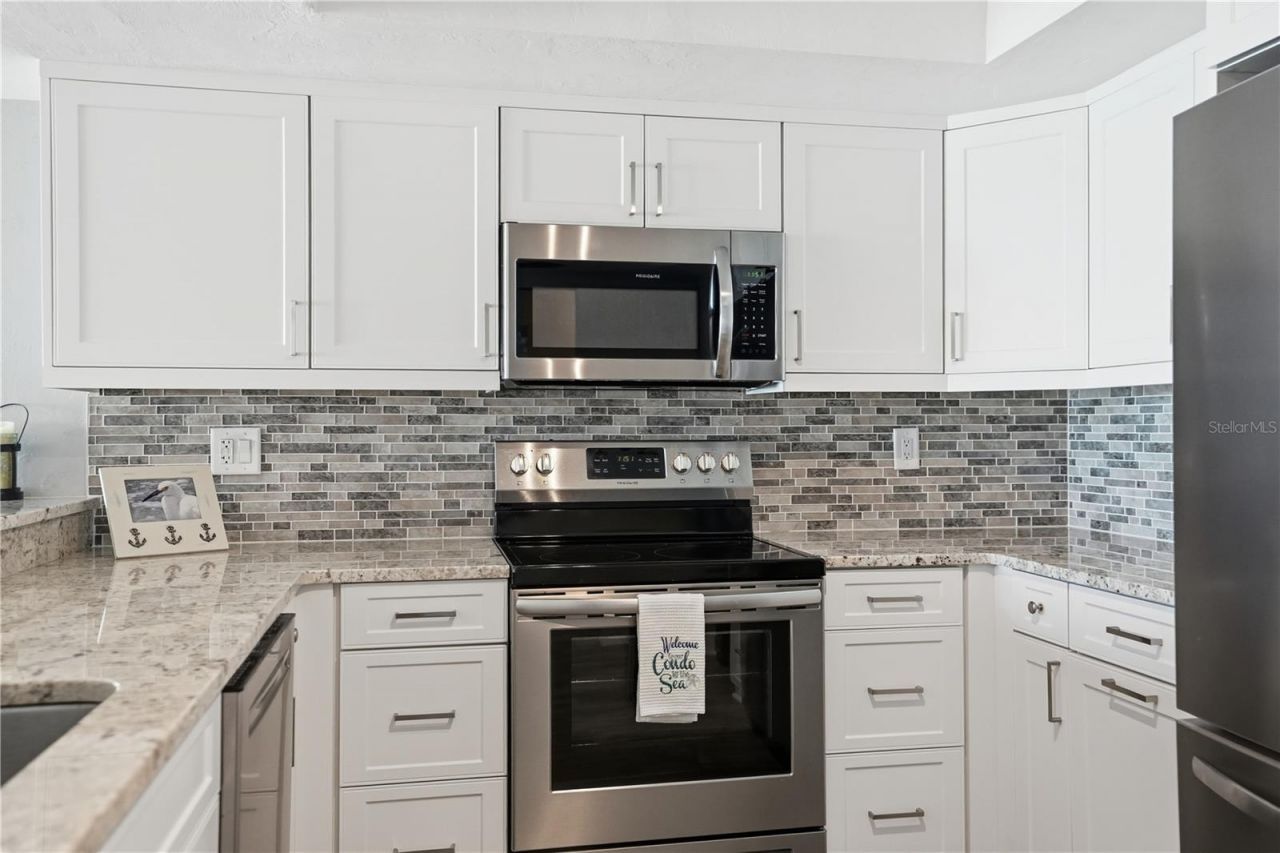 16330 Gulf Boulevard, Unit 306, Redington Beach, FL 33708 Photo