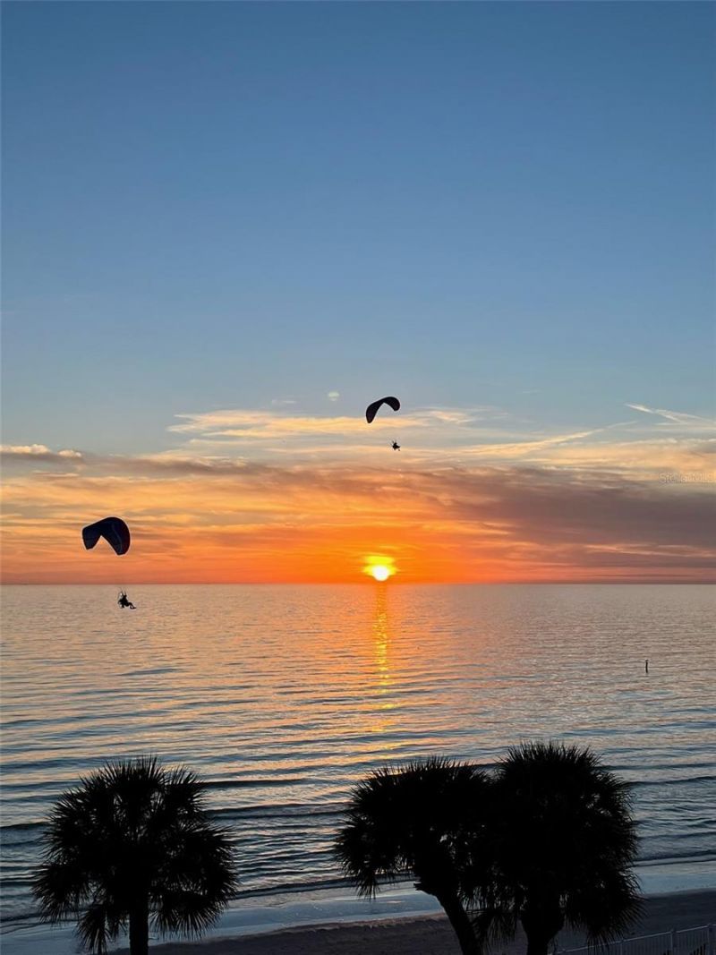 16330 Gulf Boulevard, Unit 306, Redington Beach, FL 33708 Photo