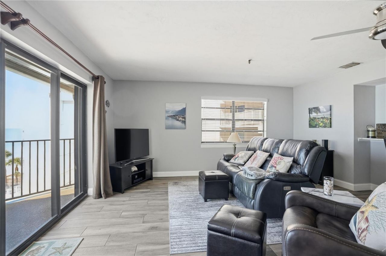 16330 Gulf Boulevard, Unit 306, Redington Beach, FL 33708 Photo