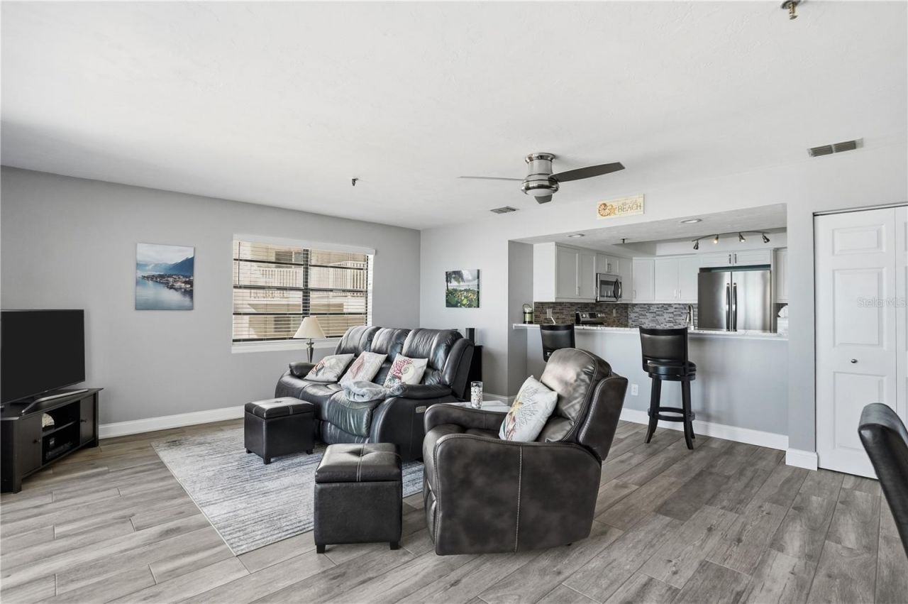 16330 Gulf Boulevard, Unit 306, Redington Beach, FL 33708 Photo