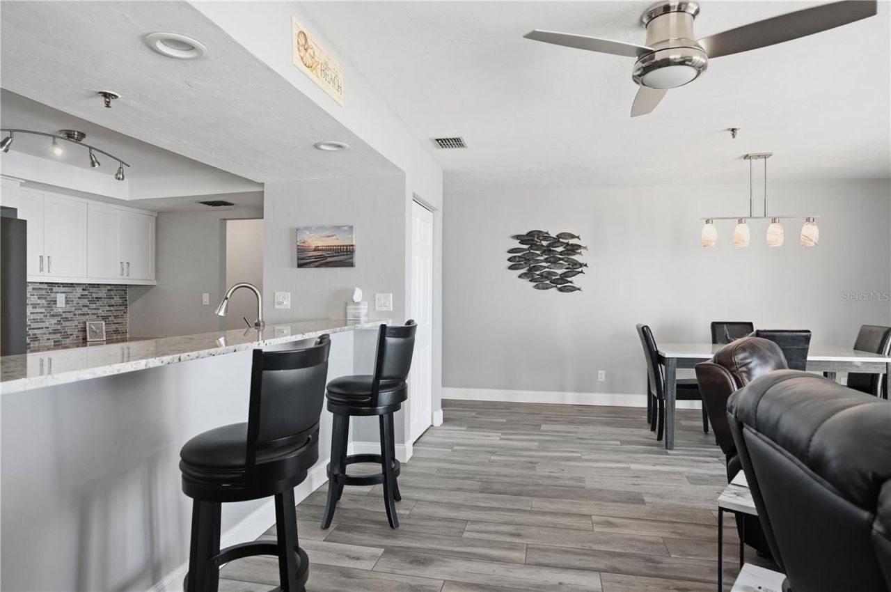 16330 Gulf Boulevard, Unit 306, Redington Beach, FL 33708 Photo