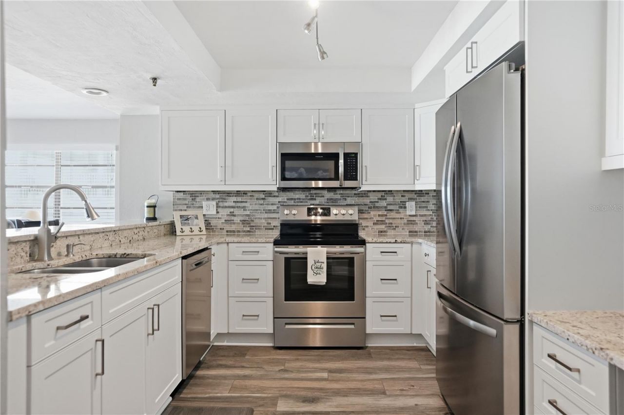 16330 Gulf Boulevard, Unit 306, Redington Beach, FL 33708 Photo