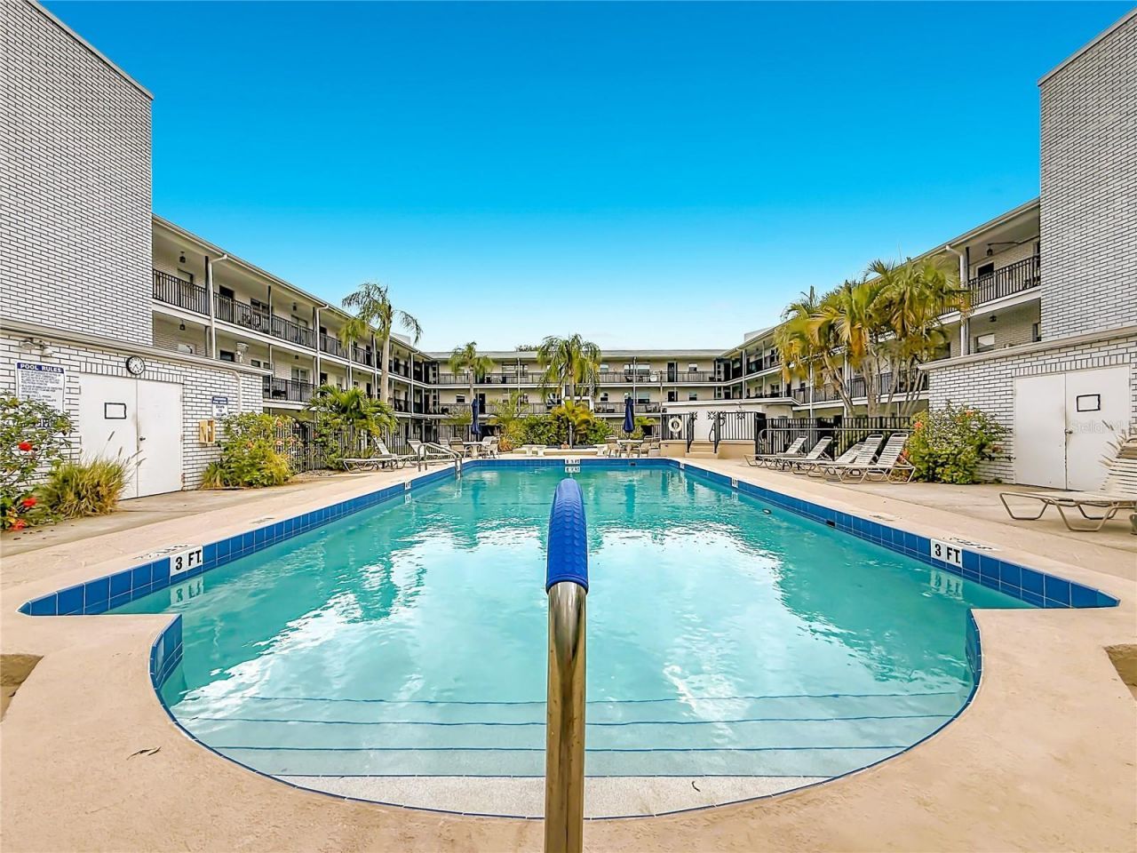 4050 4th Street N, Unit 304, Saint Petersburg, FL 33703 Photo