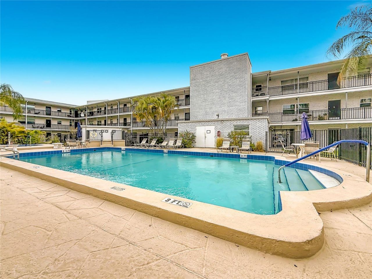4050 4th Street N, Unit 304, Saint Petersburg, FL 33703 Photo
