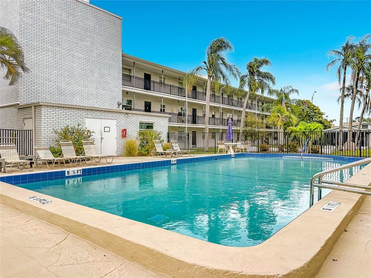 4050 4th Street N, Unit 304, Saint Petersburg, FL 33703 Photo