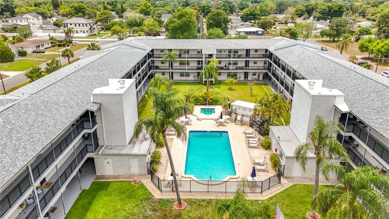 4050 4th Street N, Unit 304, Saint Petersburg, FL 33703 Photo