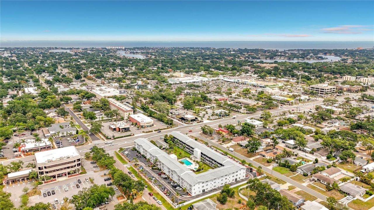 4050 4th Street N, Unit 304, Saint Petersburg, FL 33703 Photo