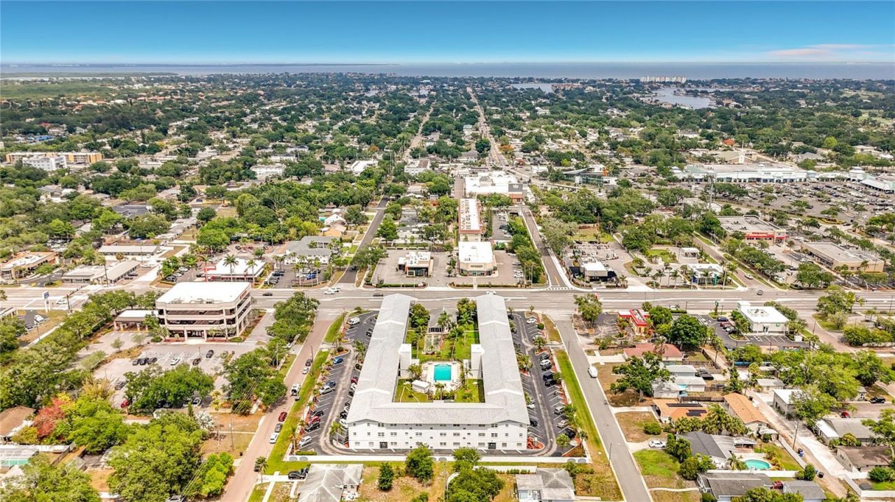 4050 4th Street N, Unit 304, Saint Petersburg, FL 33703 Photo