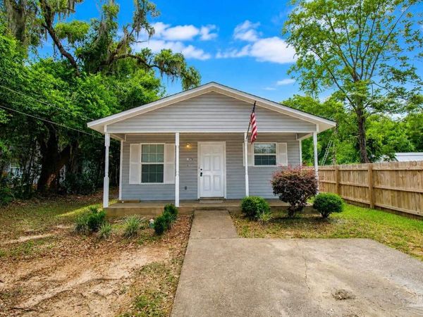 5579 Okaloosa St, Milton, FL 32570