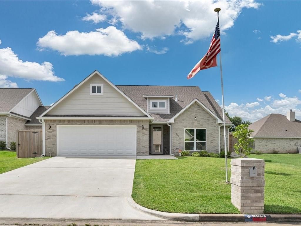 309 Saddle Brook Drive, Lufkin, TX 75904 Main Photo
