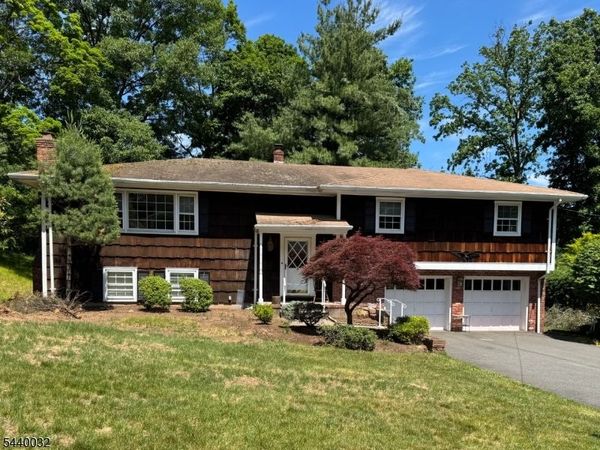 76 Cider Mill Rd, Hawthorne, NJ 07506