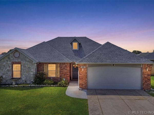 11915 N 108th East Avenue , Collinsville, OK 74021